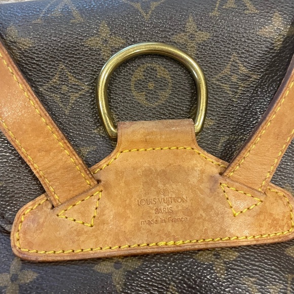 LOUIS VUITTON Montsouris Backpack - Picture 13 of 16